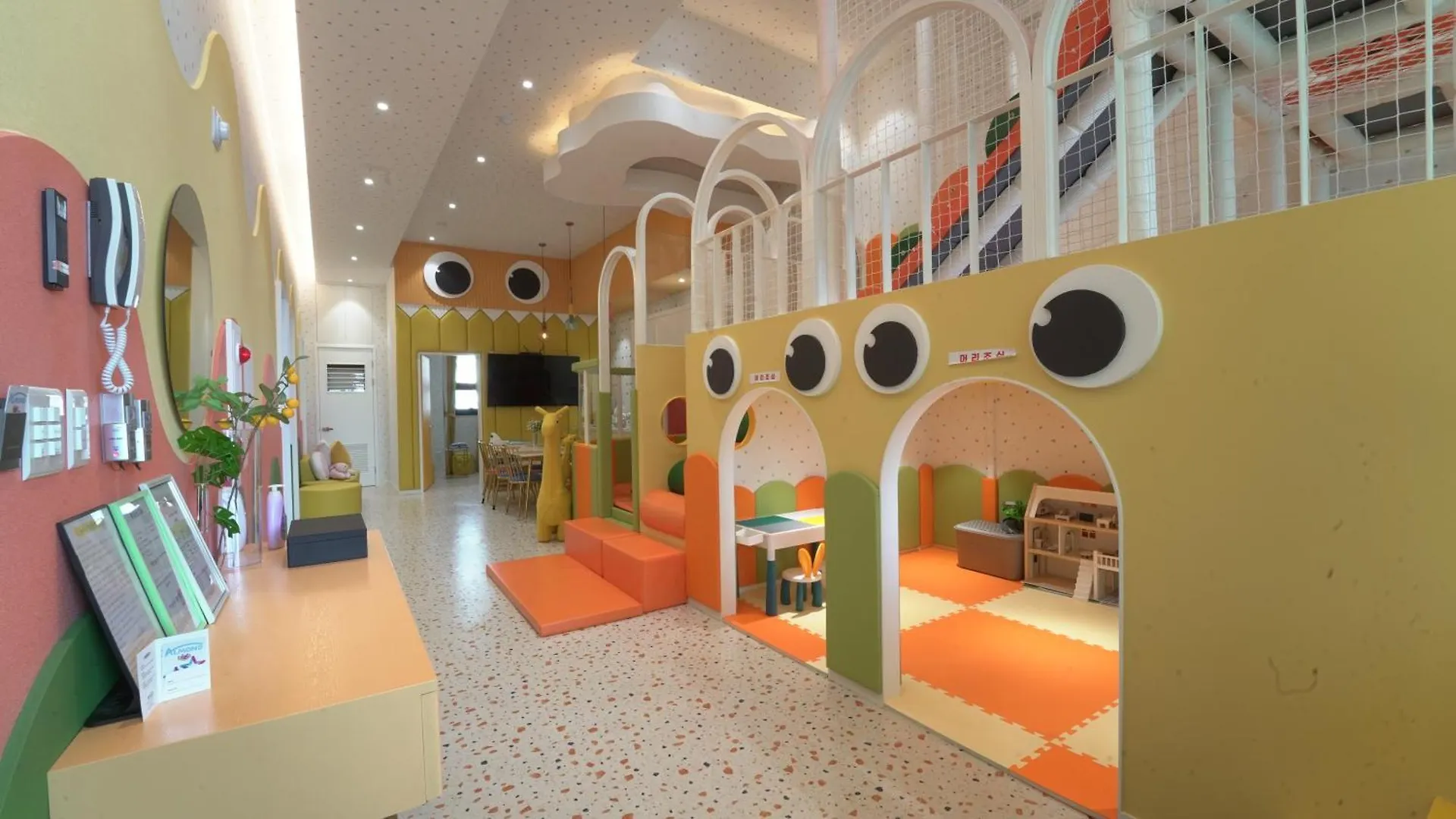 Almond Kids Poolvilla Nampo Busan South Korea