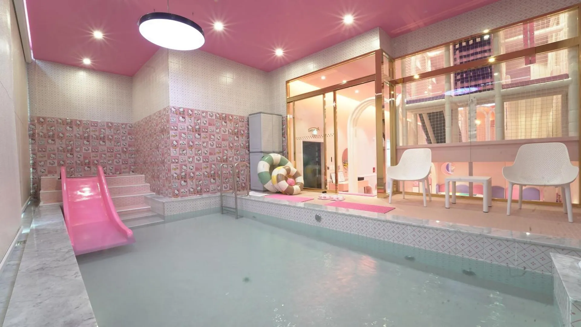 Almond Kids Poolvilla Nampo Busan