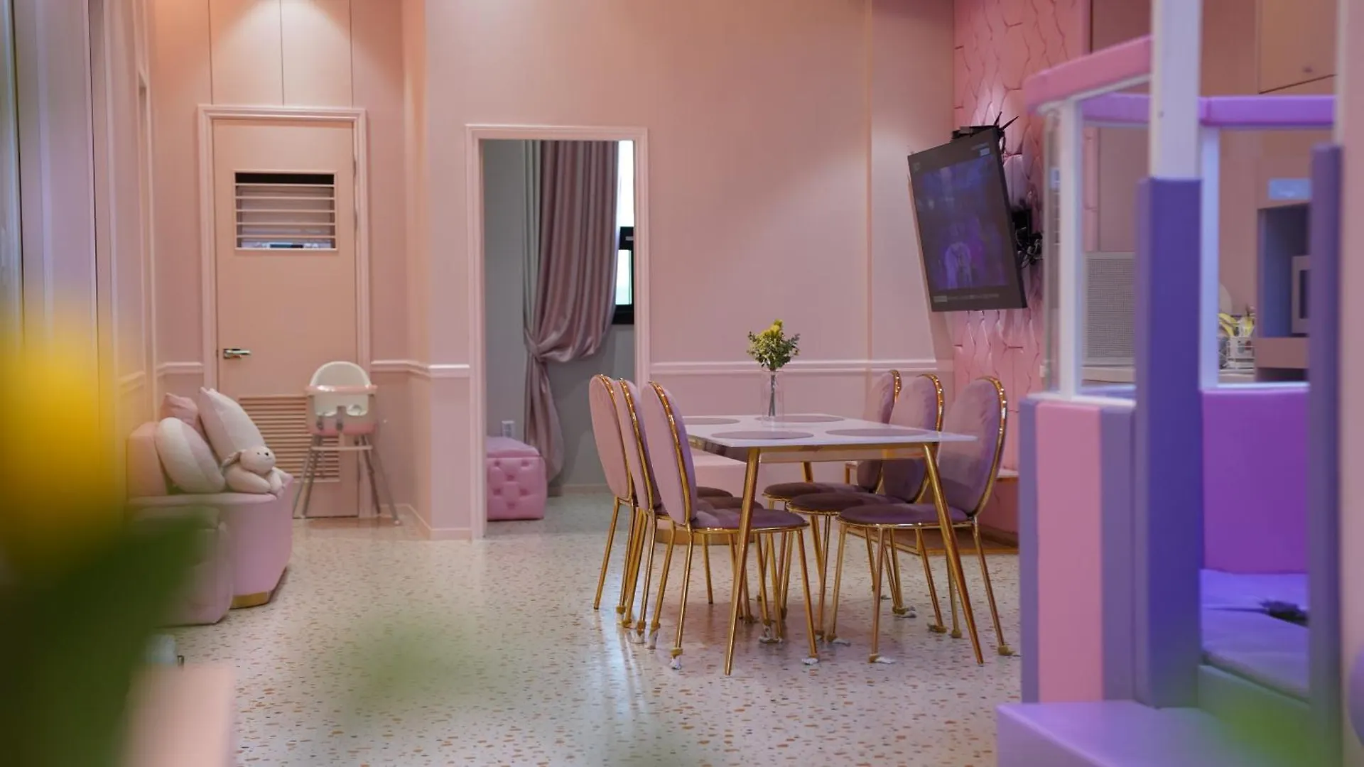 Almond Kids Poolvilla Nampo Busan Hotel