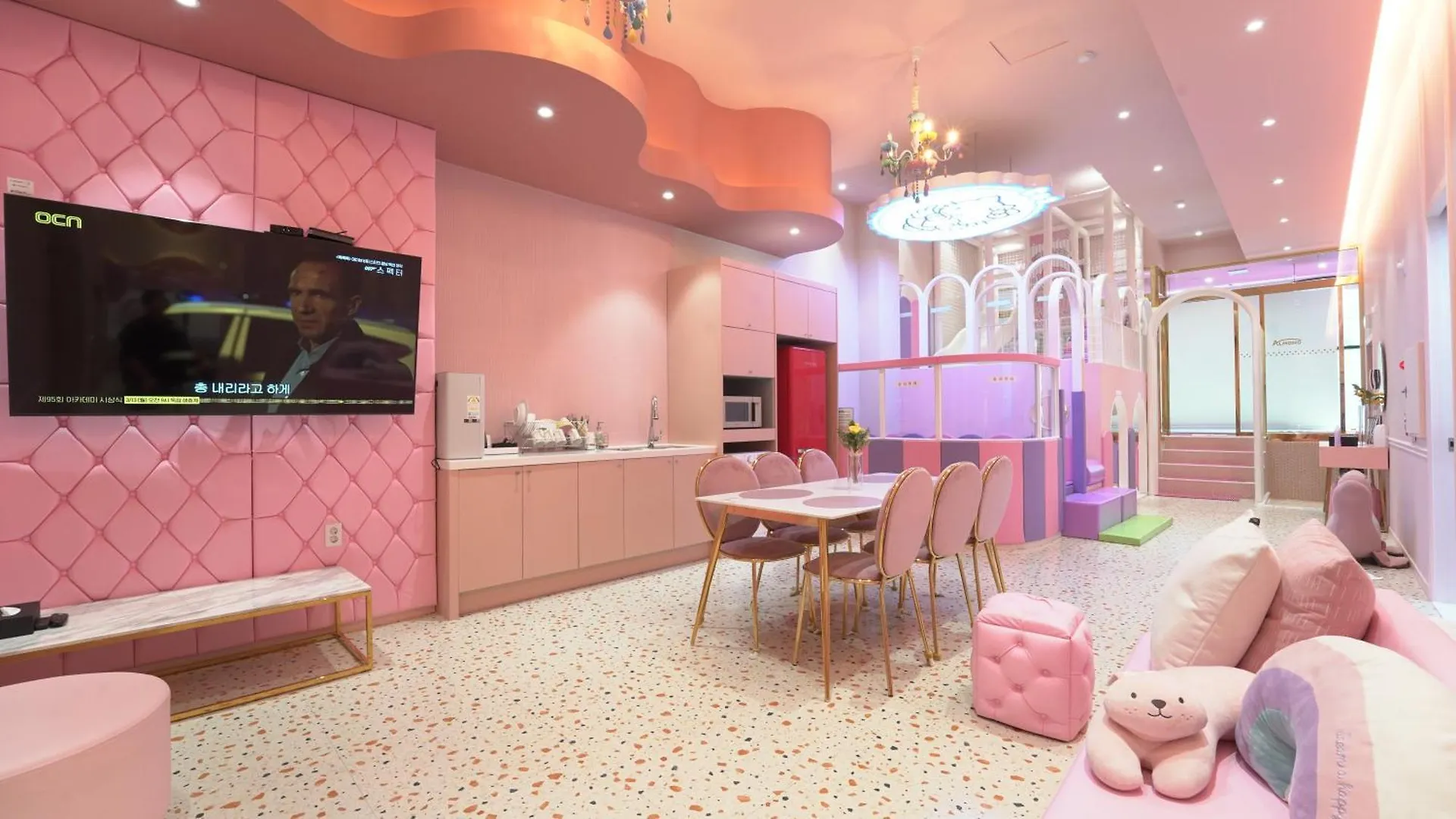 Almond Kids Poolvilla Nampo Busan