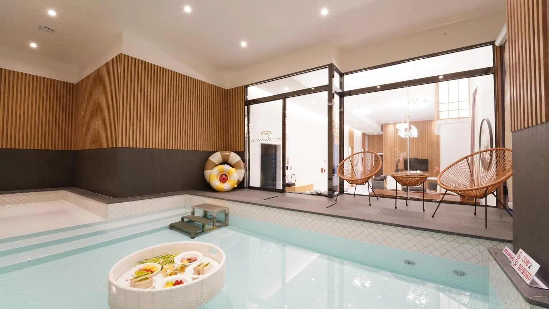 Hotel Almond Kids Poolvilla Nampo Busan