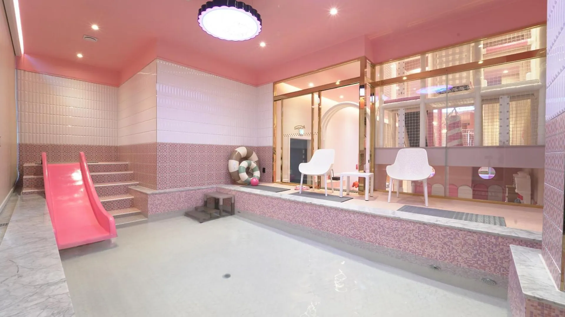 Almond Kids Poolvilla Nampo Busan Hotel