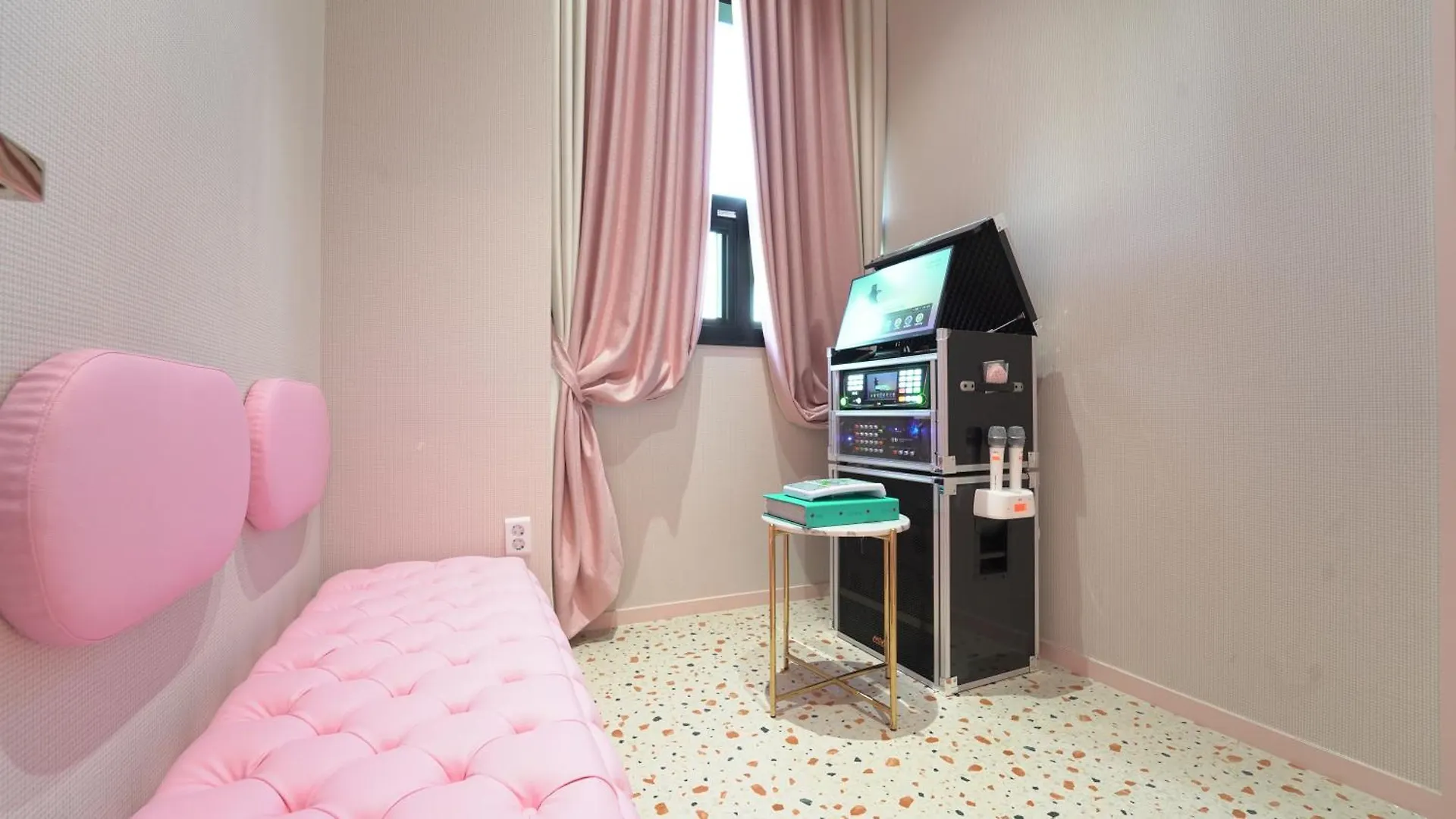 Hotel Almond Kids Poolvilla Nampo Busan