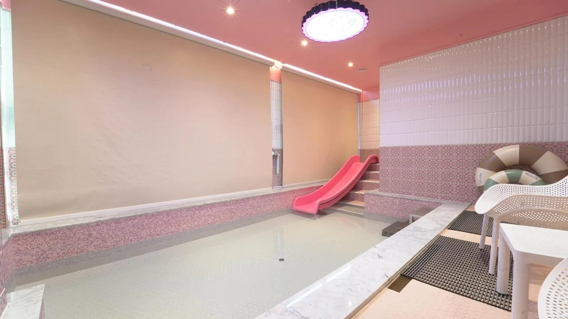 Almond Kids Poolvilla Nampo Busan