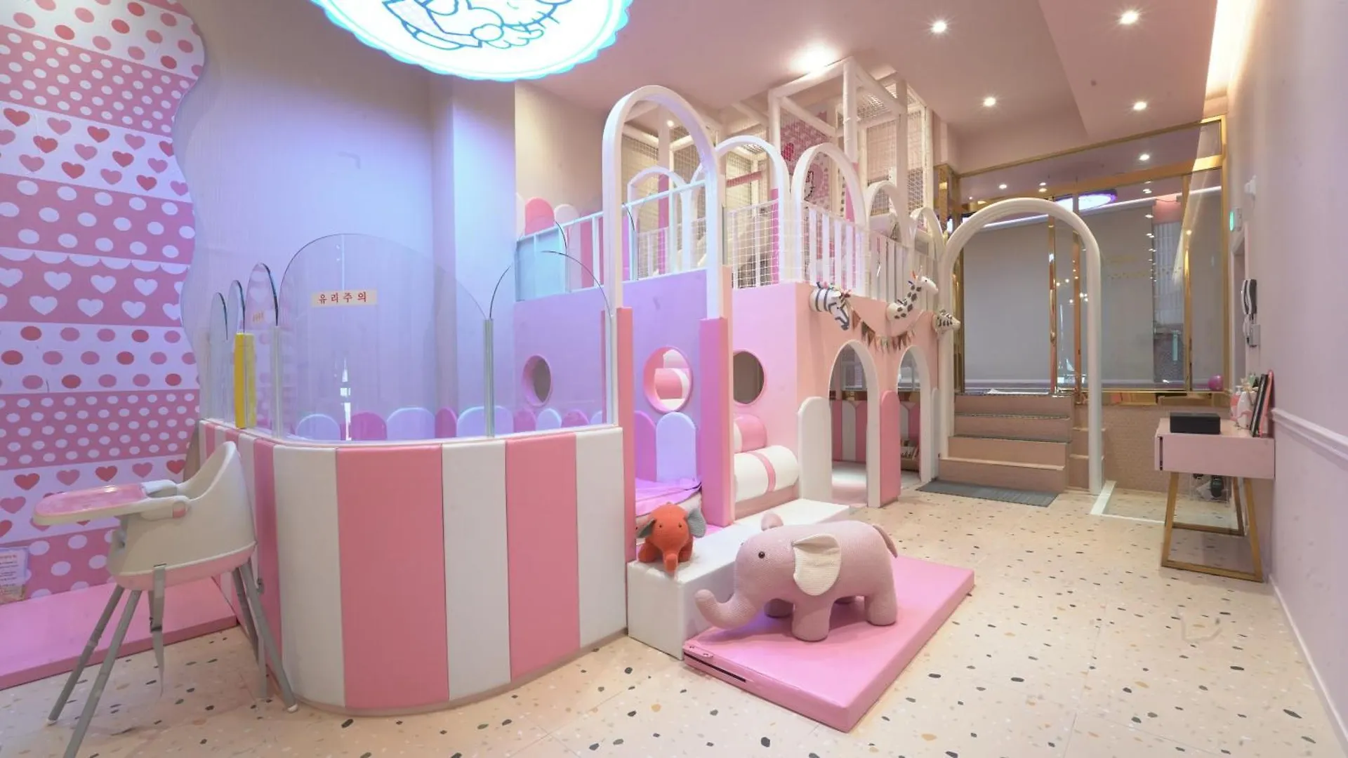 Hotel Almond Kids Poolvilla Nampo Busan South Korea