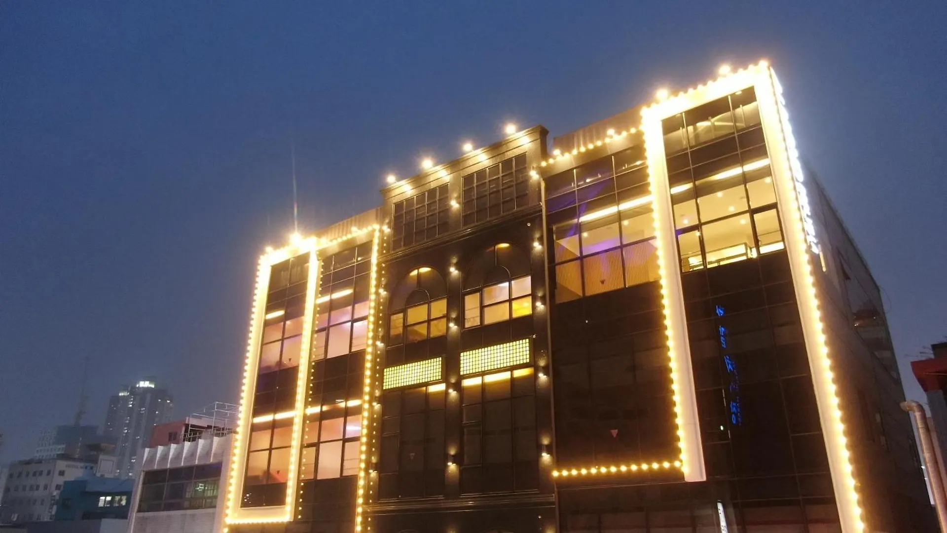 Almond Kids Poolvilla Nampo 釜山